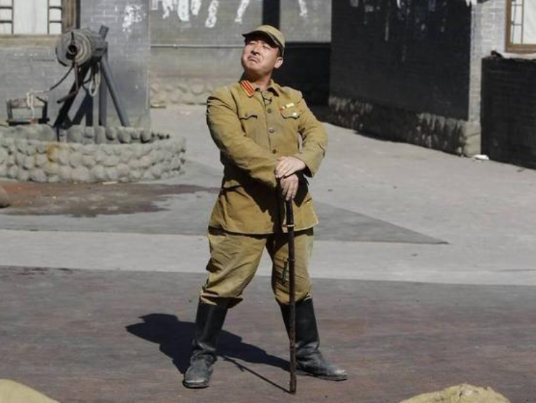 日军的军帽,为何都有几块"屁帘",虽然很滑稽但作用非常大