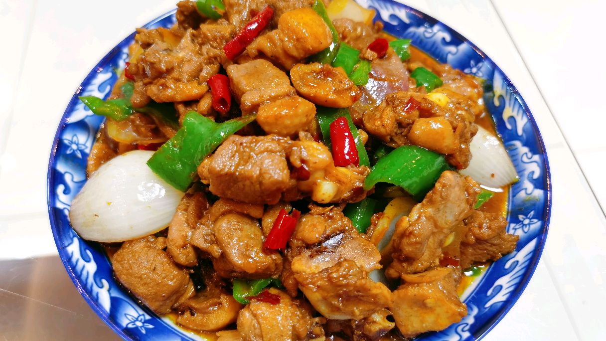 鸭子这么做真好吃,肉质细嫩,味道鲜香,下酒又下饭,上桌就抢光