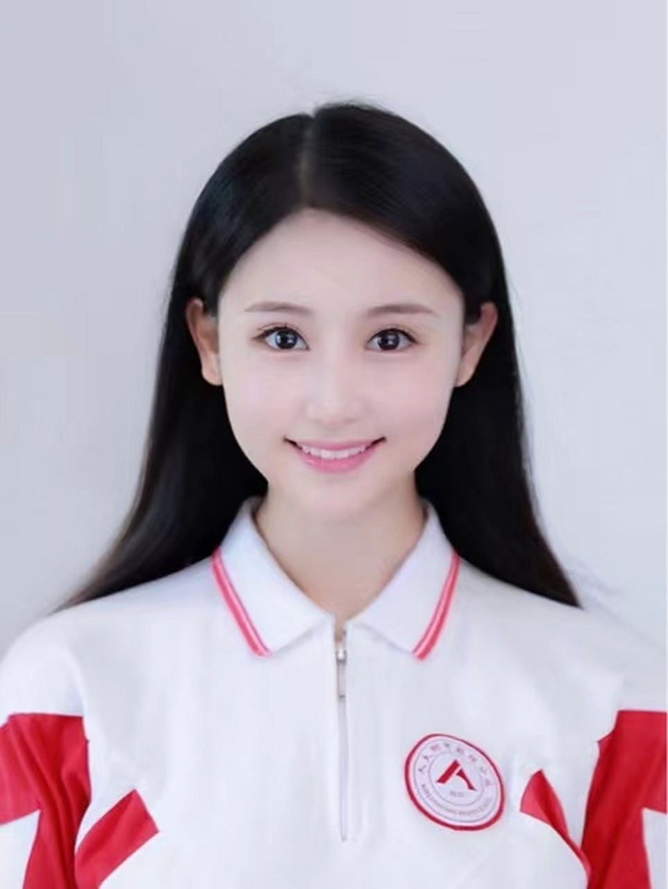 清纯可爱的小妹妹笑得多灿烂[微笑]