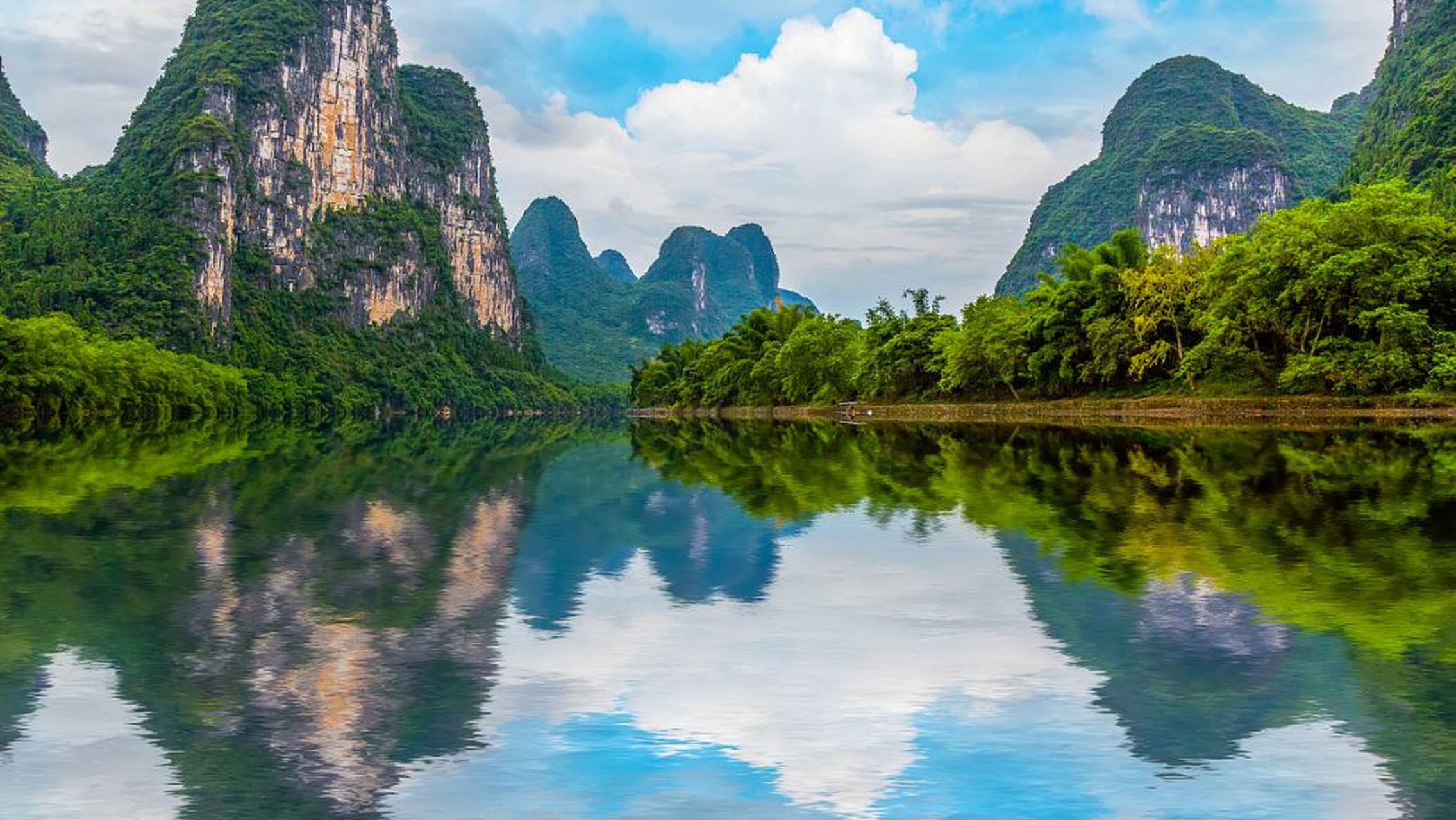 chatgpt# #旅游# chatgpt排行中国十大名胜古迹:  1.