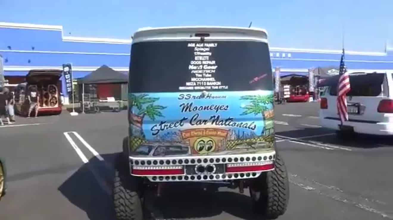 还有这种操作?面包车变越野车,铃木浪迪浪到“飞起”!