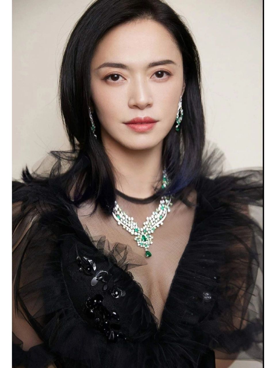 姚晨～性感蕾丝,纯欲撩人,美呀! 纯欲御姐范儿,够美够欲够有想象的!