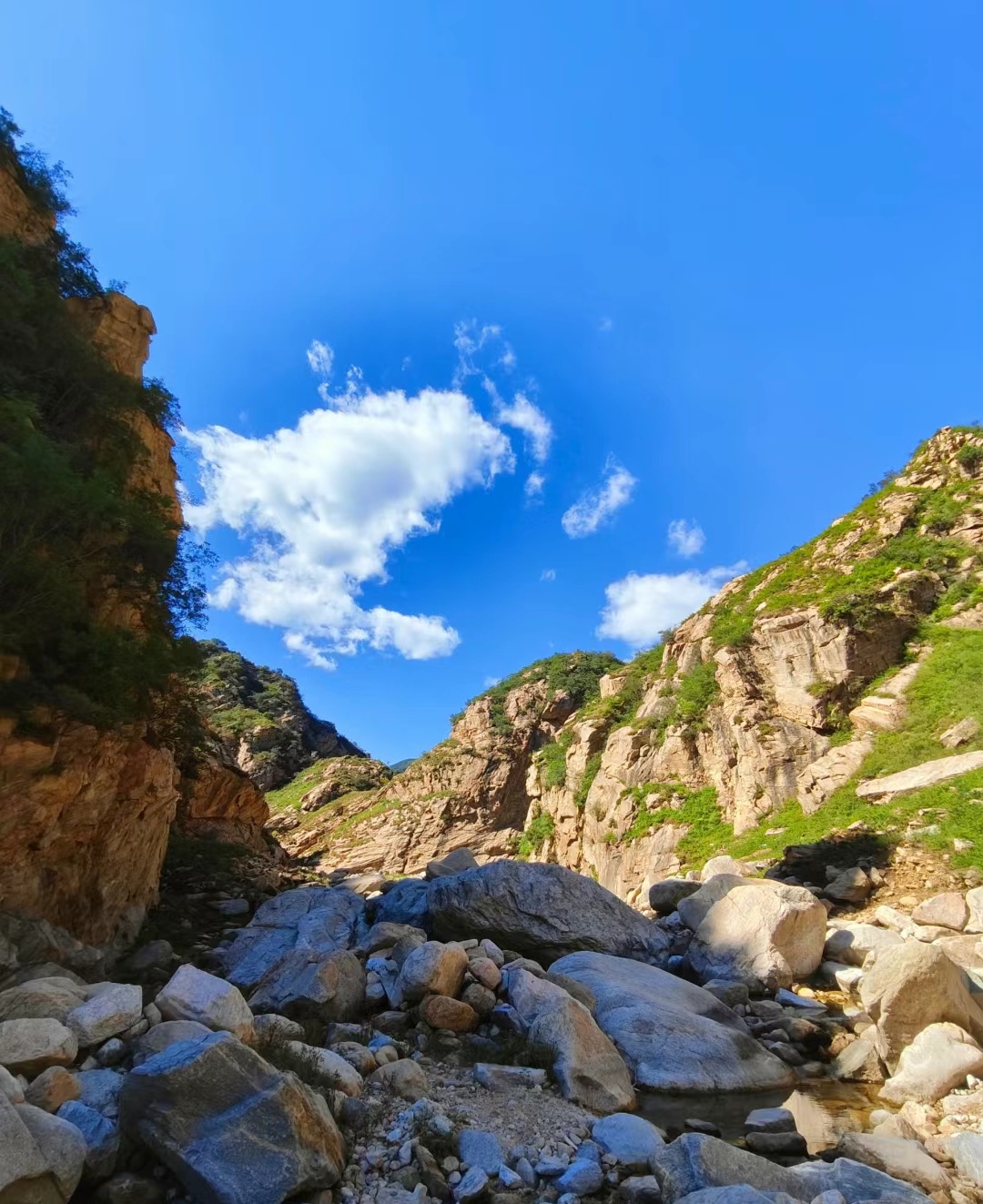 云蒙三峪白道峪的美丽风景让人沉醉其中,它是大自然的杰作