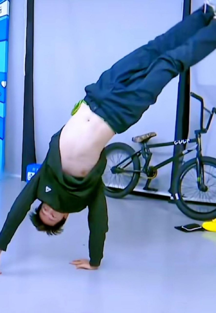 独属于王一博的街舞倒立定格 #王一博