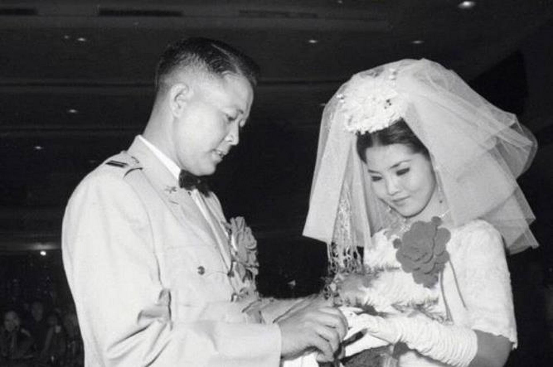 1965年11月11日,我空军机组成员李才旺,廉保生在执行任务时,被飞行员