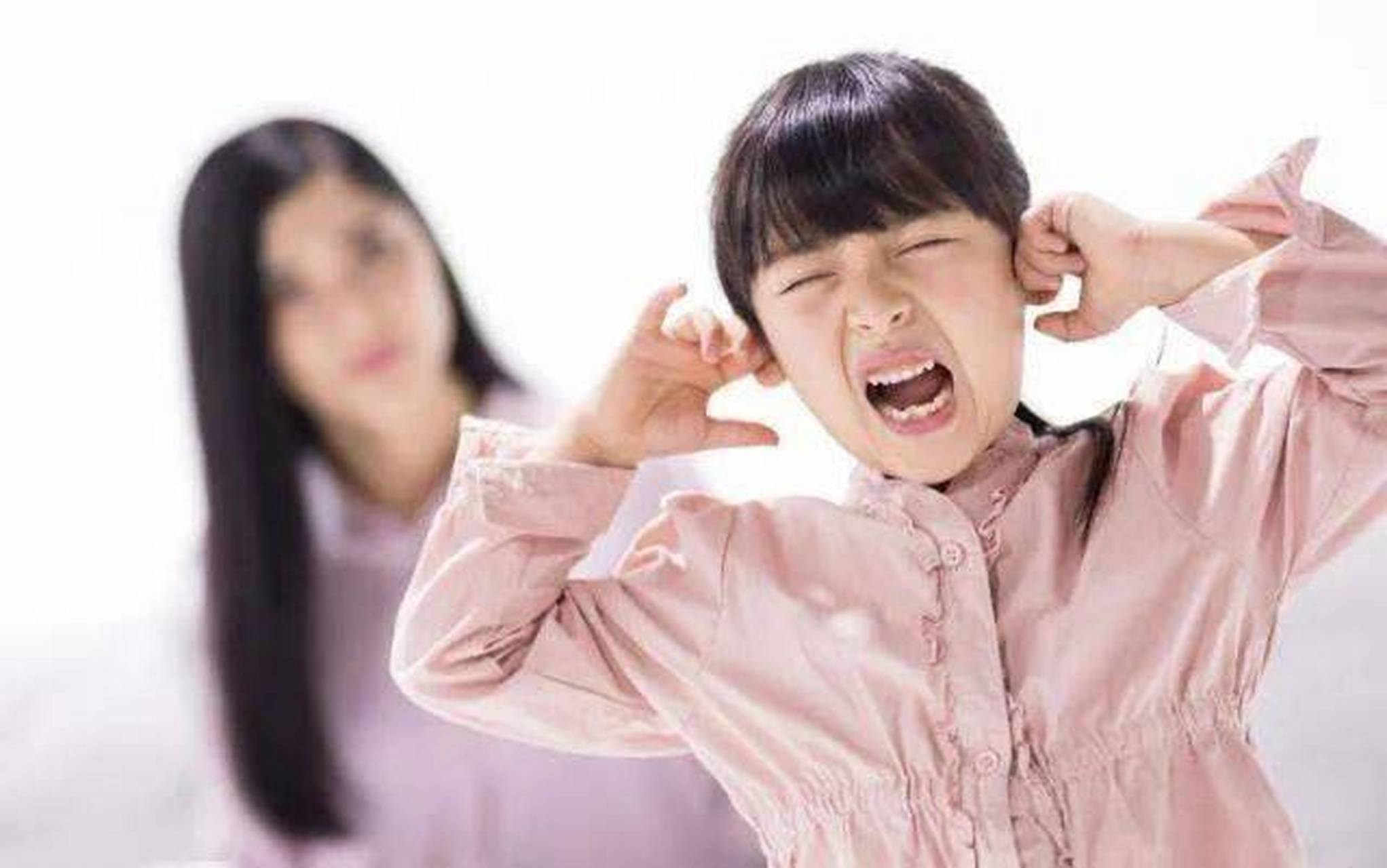 【父母情绪不稳定,经常暴脾气,对孩子的负面影响,家长必看】 父母脾气
