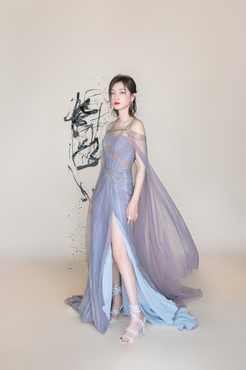 万茜 高跟凉鞋美jio丫[爱你][爱你] 676767