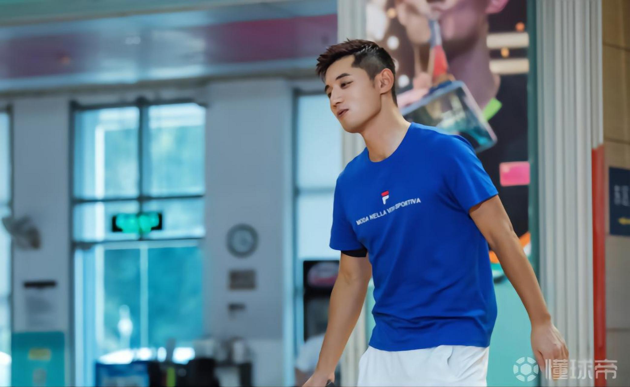 传张继科将景田私人视频传给他人抵债,当事人否认并发函 昨日,李微敖