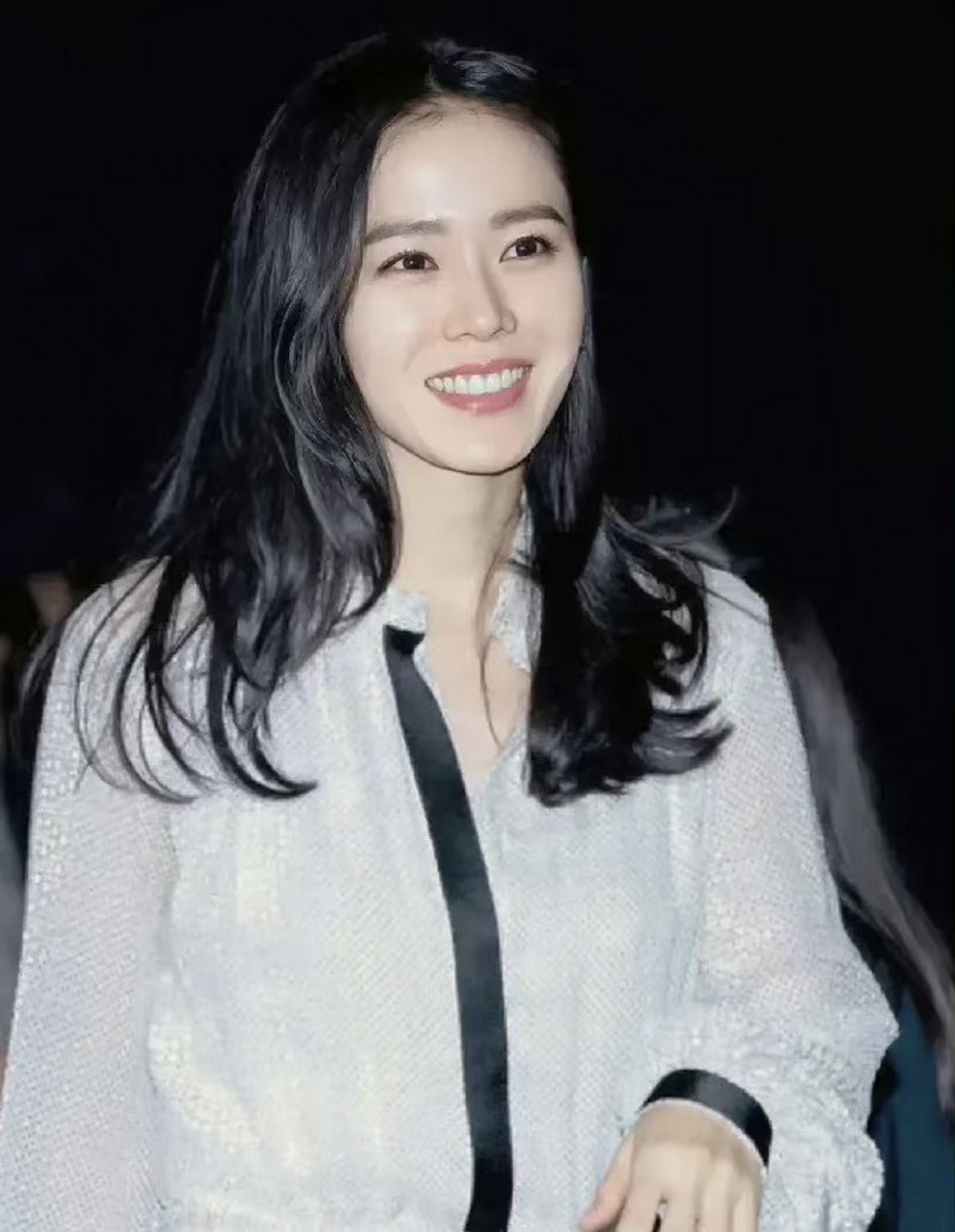 20岁的孙艺珍和40岁的孙艺珍相比,感觉岁月饶过了她.