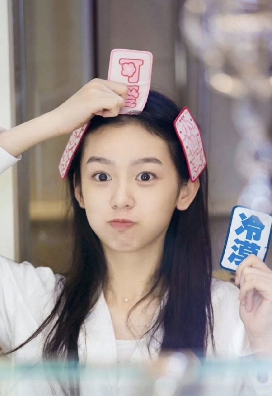 敢于直面素颜,说一句周也是真的勇士不过分吧?毕竟人家素颜也这么好看