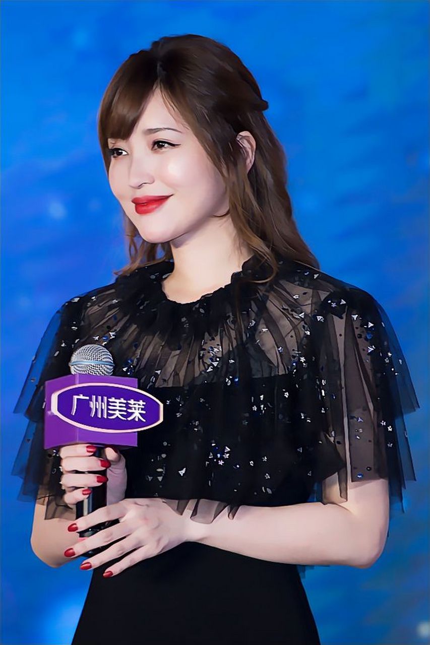 明星壁纸分享—金沙