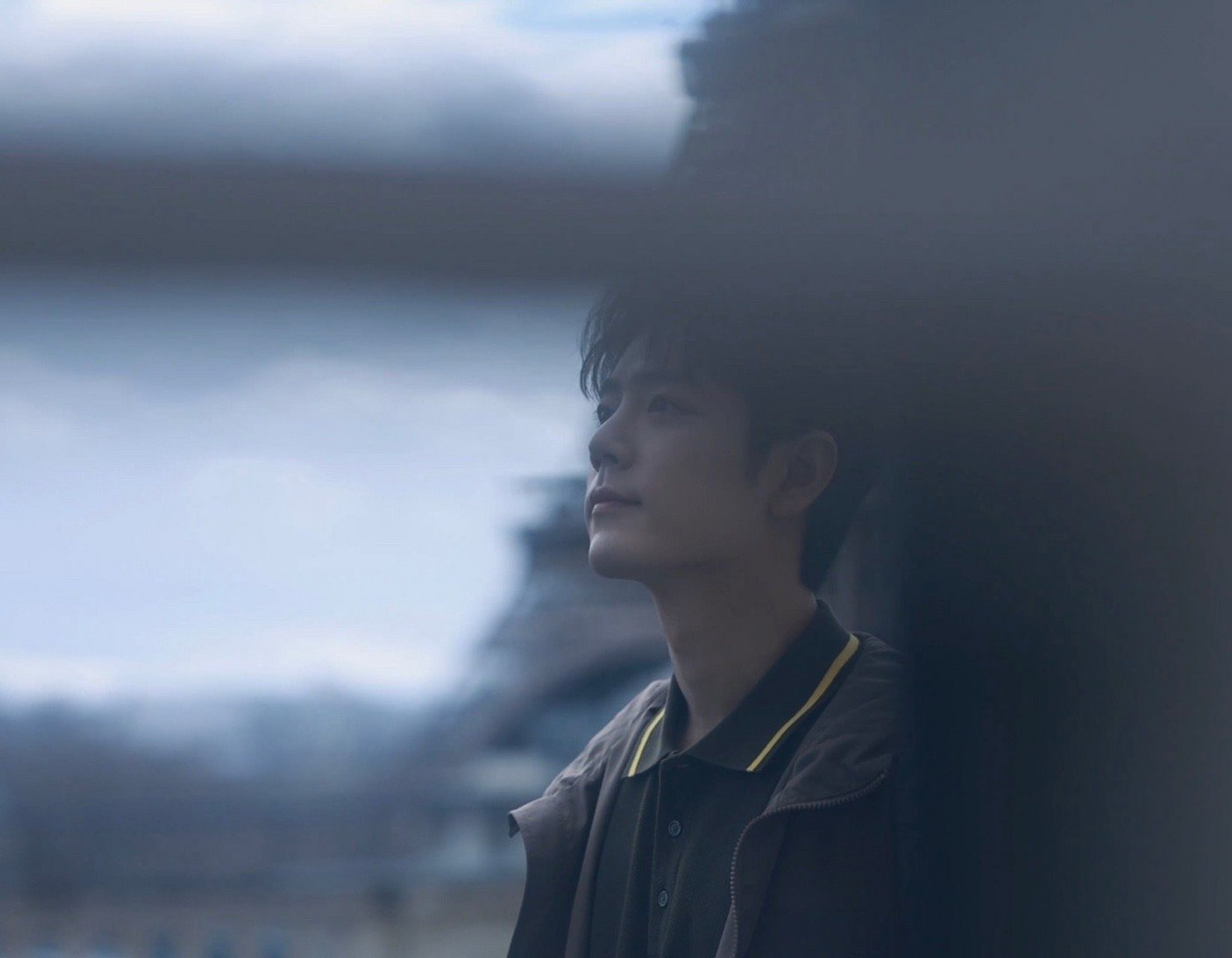 肖战的后脑勺#  清晨帅气的后脑勺,模糊视觉大片… 676767 像