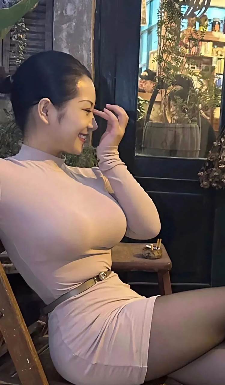 美熟御姐,慵懒自拍