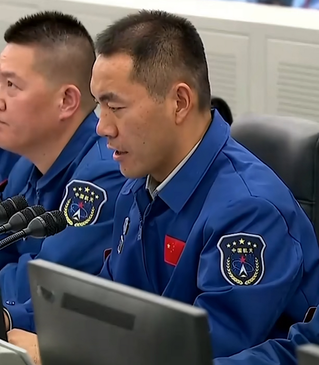 中国载人航天工程新闻发言人林西强公布神舟十七号载人飞行任务相关