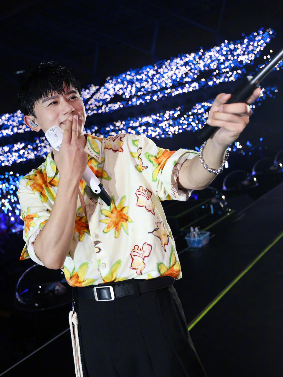 张杰合肥演唱会# 超清现场返图(舞台拍摄)