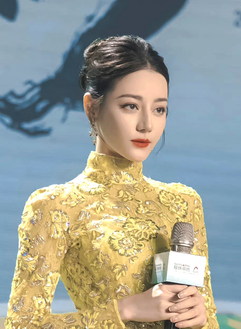 迪丽热巴这贴头皮发型也只有她能hold住吧!