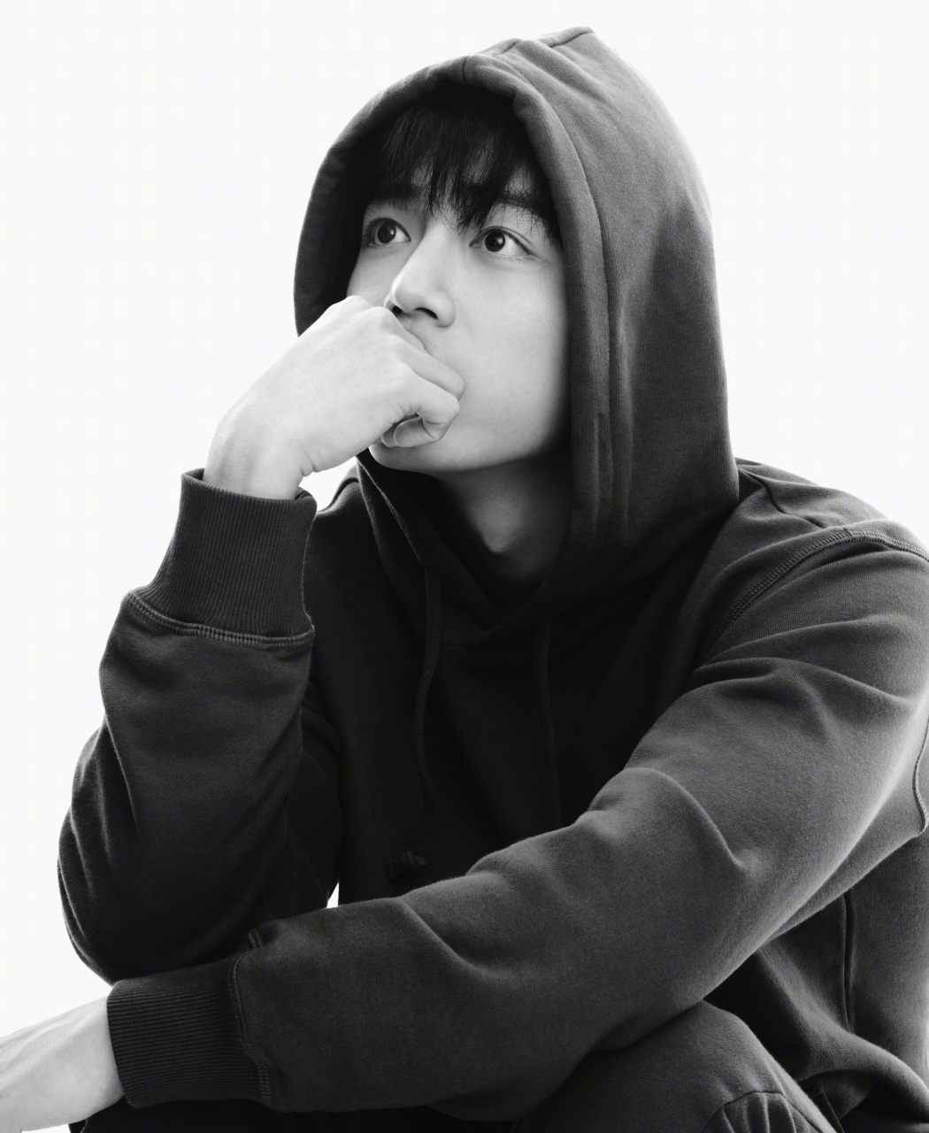 肖战时尚先生四月刊#  我不知道怎么形容此刻的心情,但我会把肖战的