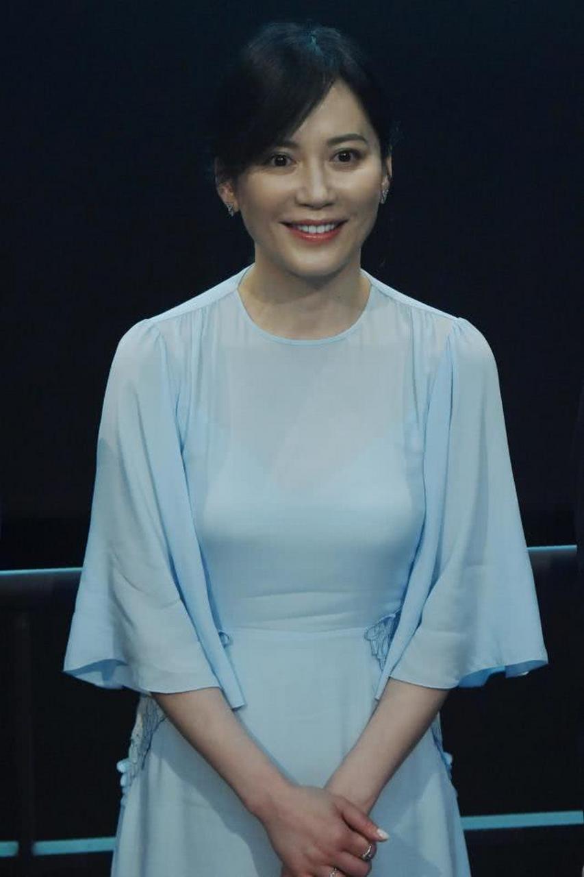 俞飞鸿,1971年1月出生于杭州市,中国内地影视女演员,导演,毕业于北京