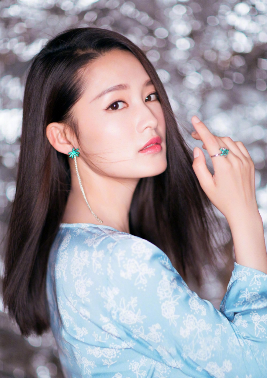 长风破浪 王一博李沁# 从歌手到综艺到大荧幕再转战小荧幕,王一博的