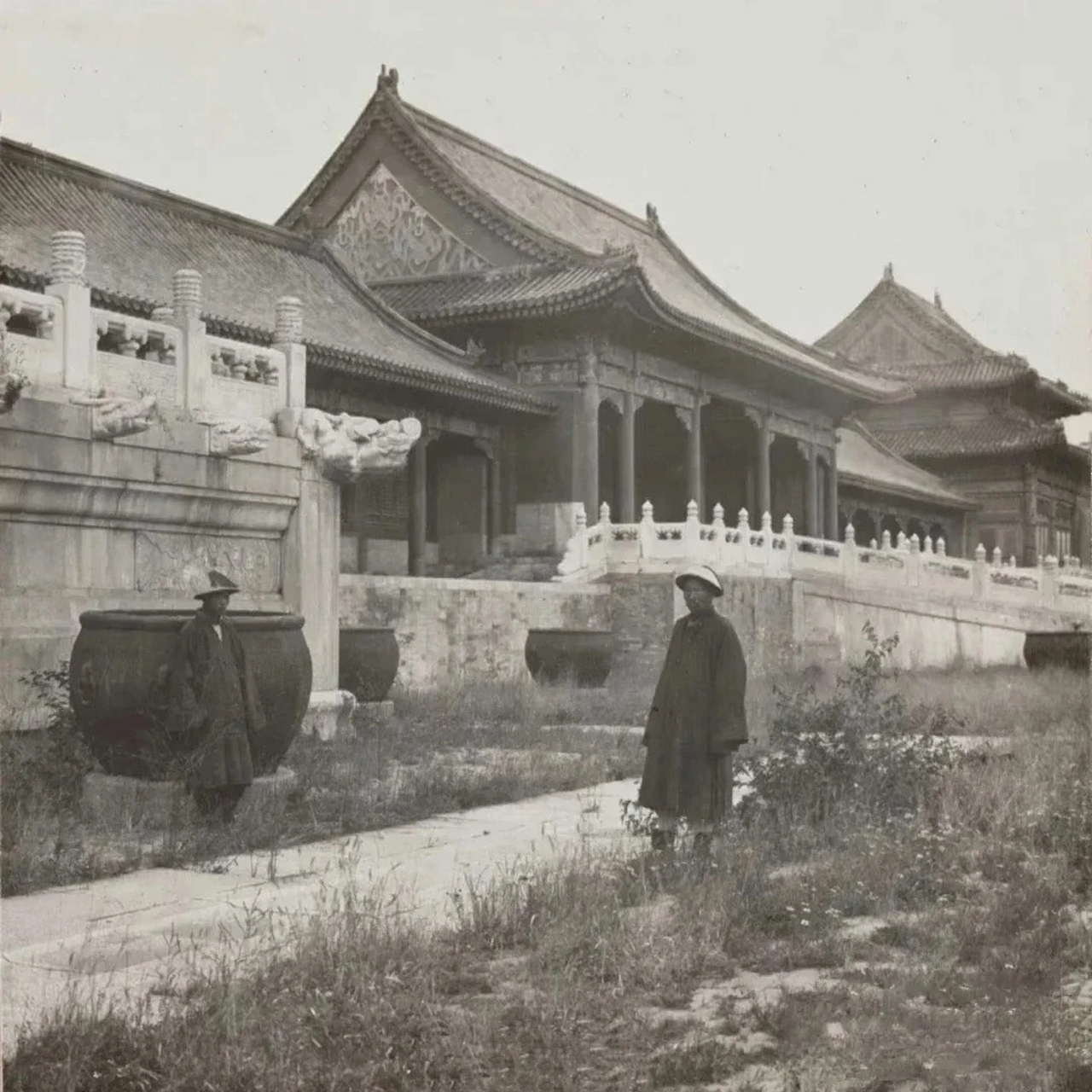 一百多年前的紫禁城#历史老照片#  晚清时期的紫禁城,看得出当时到处