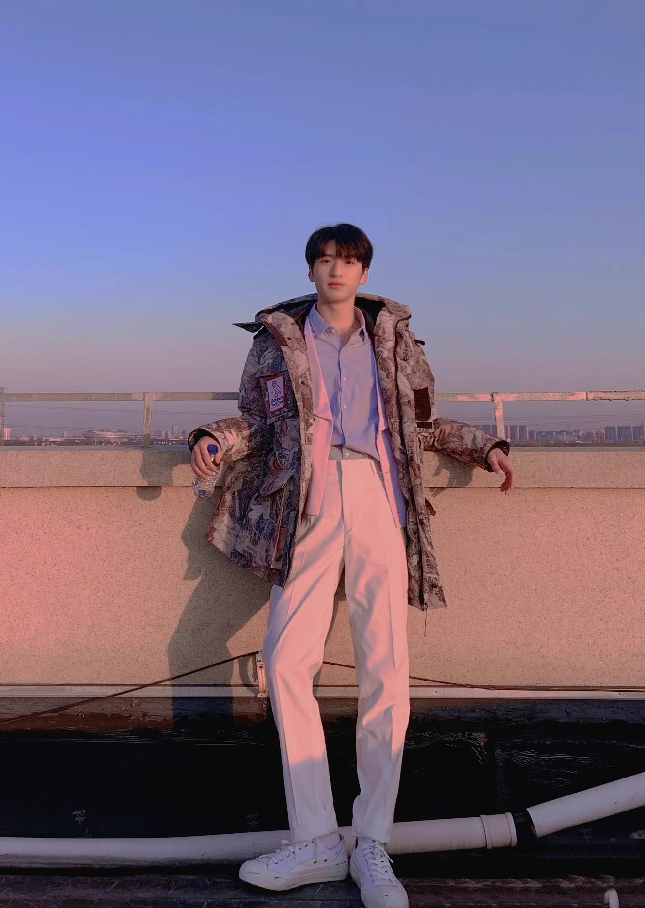 严浩翔图片:我永远臣服于温柔的你