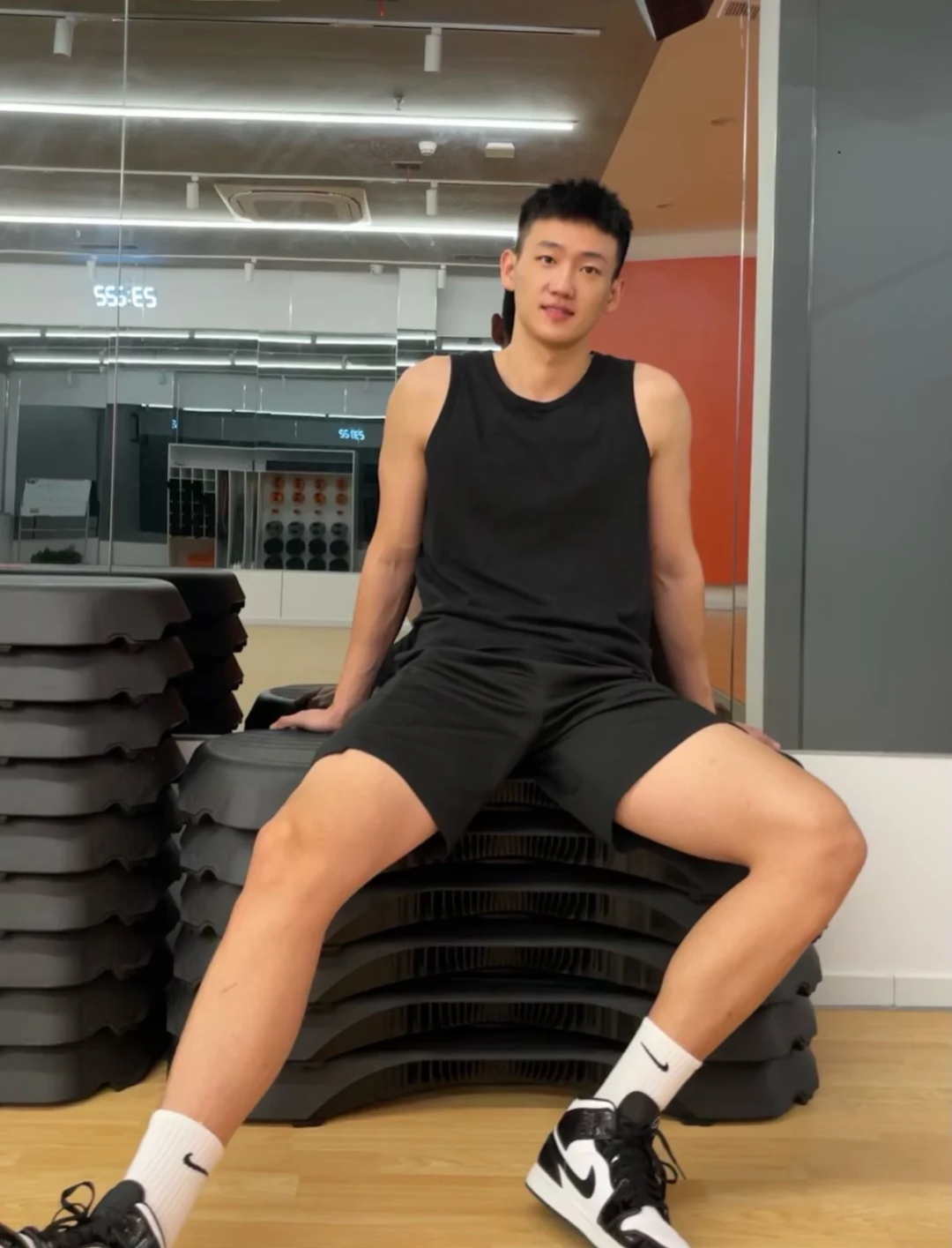 190的阳光少年,练出的一身腱子肉让他尽显男儿本色!