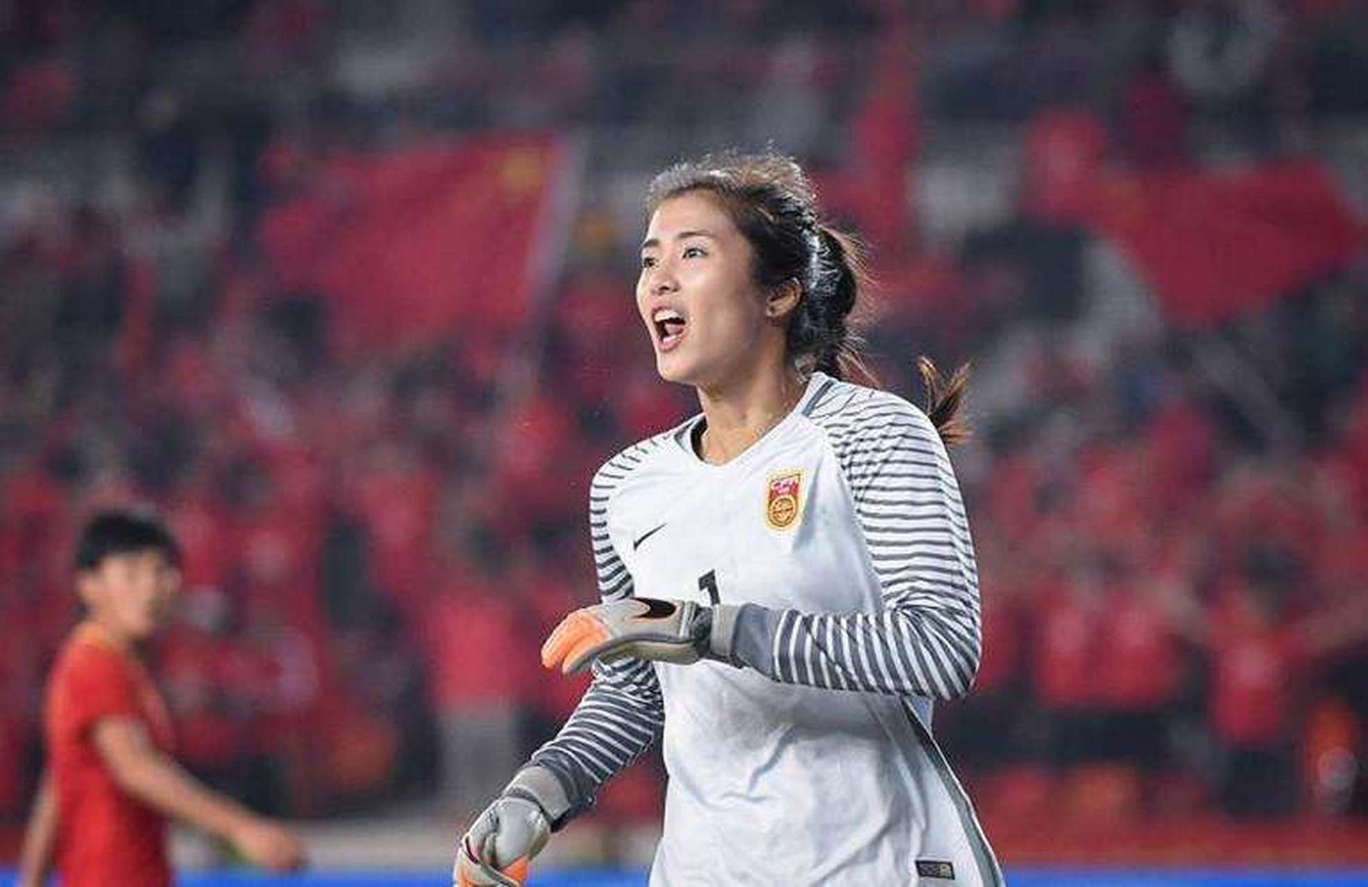 中国女足门将赵丽娜官宣退役,这位"最美门将"给球迷带来了许多精彩的