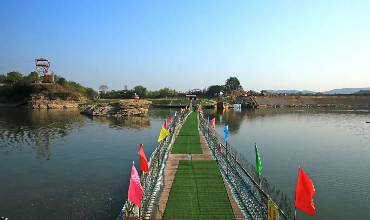 游武汉"木兰水镇"