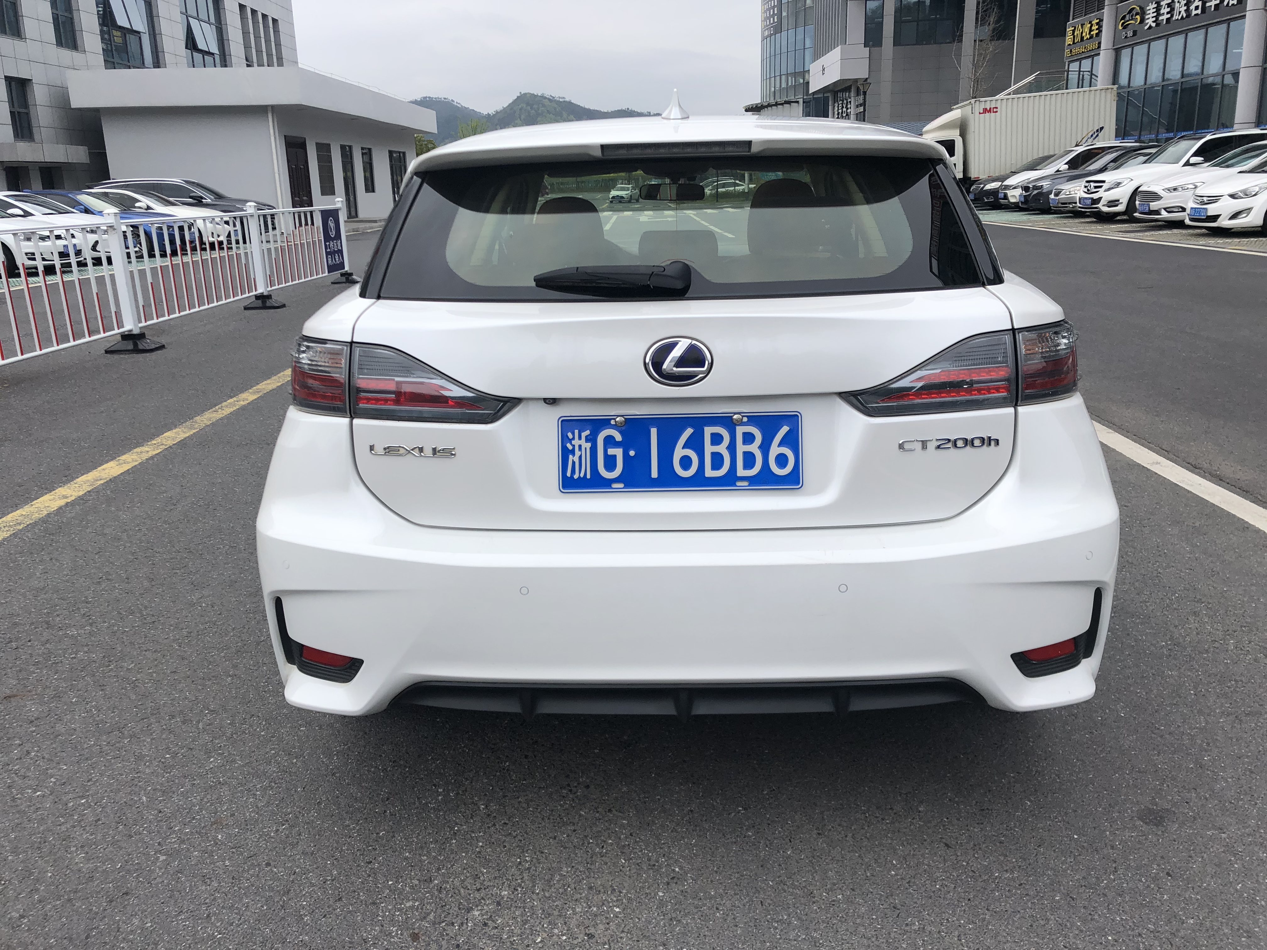 雷克萨斯ct,2015年4月上牌,1.8油混