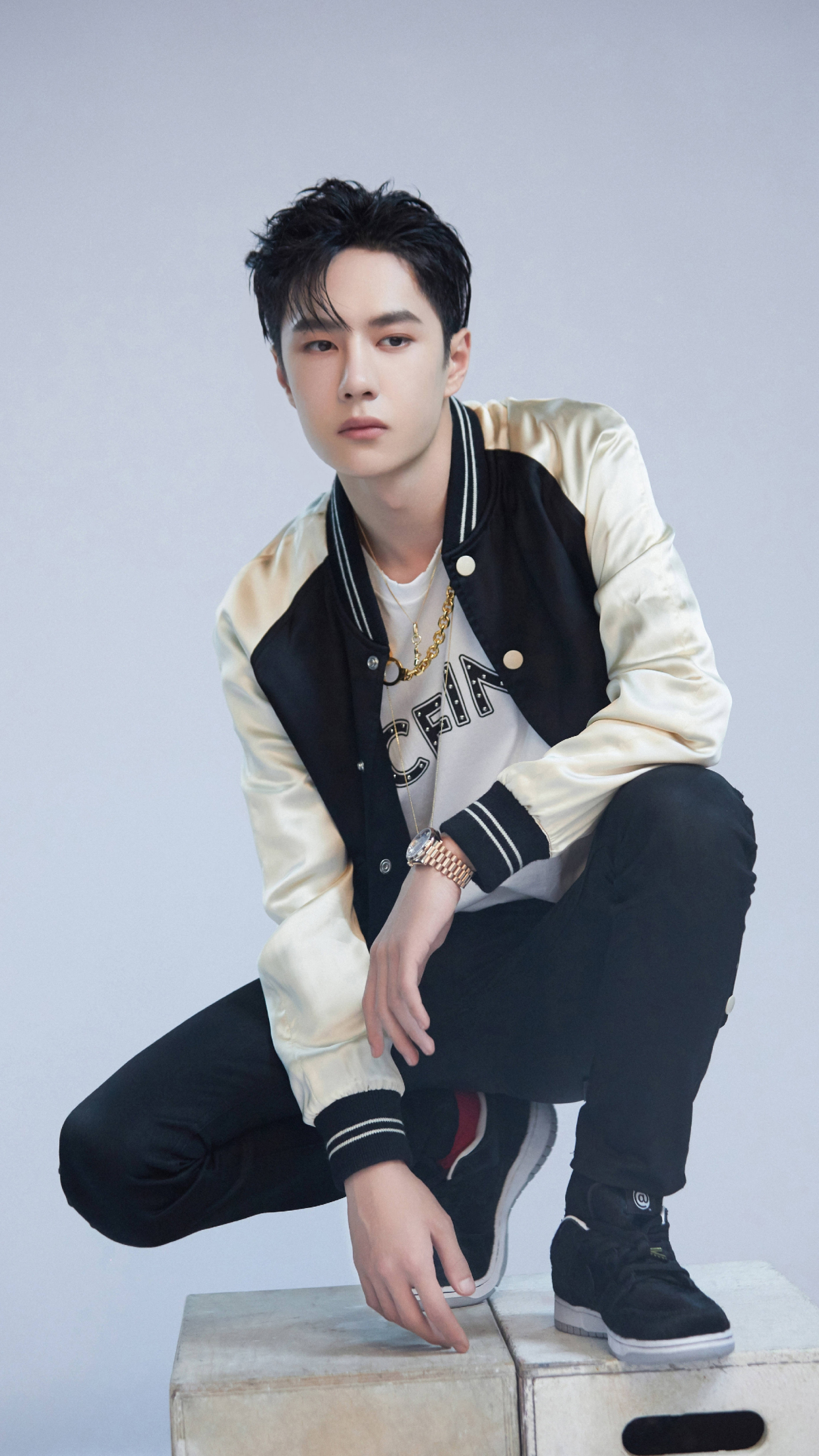 演员王一博,帅气写真照来了,《这街3》的王队长,请看大片