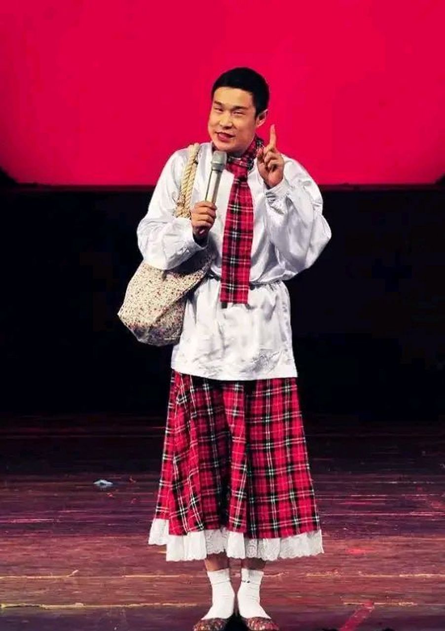 小沈阳红了以后,赵本山说:"以后你的钱,公司抽四成.