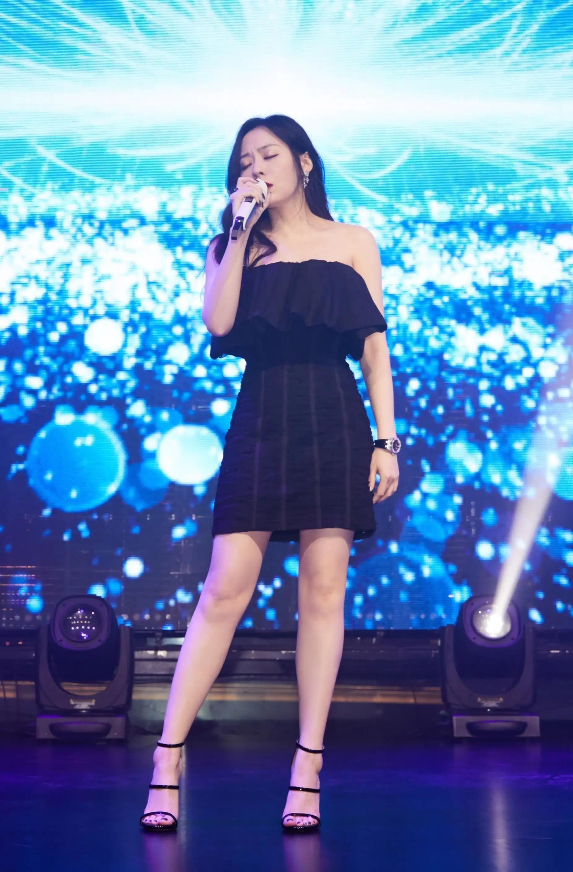 精美图集|张靓颖优雅迷人,美丽端庄