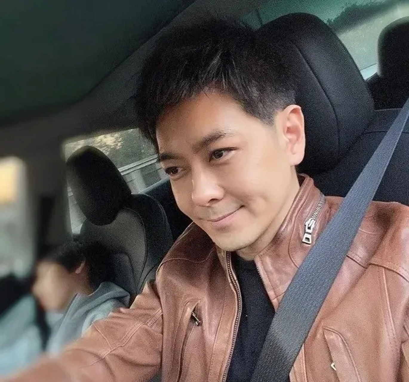 最近,林志颖的一张照片在网上引起了大家的关注.