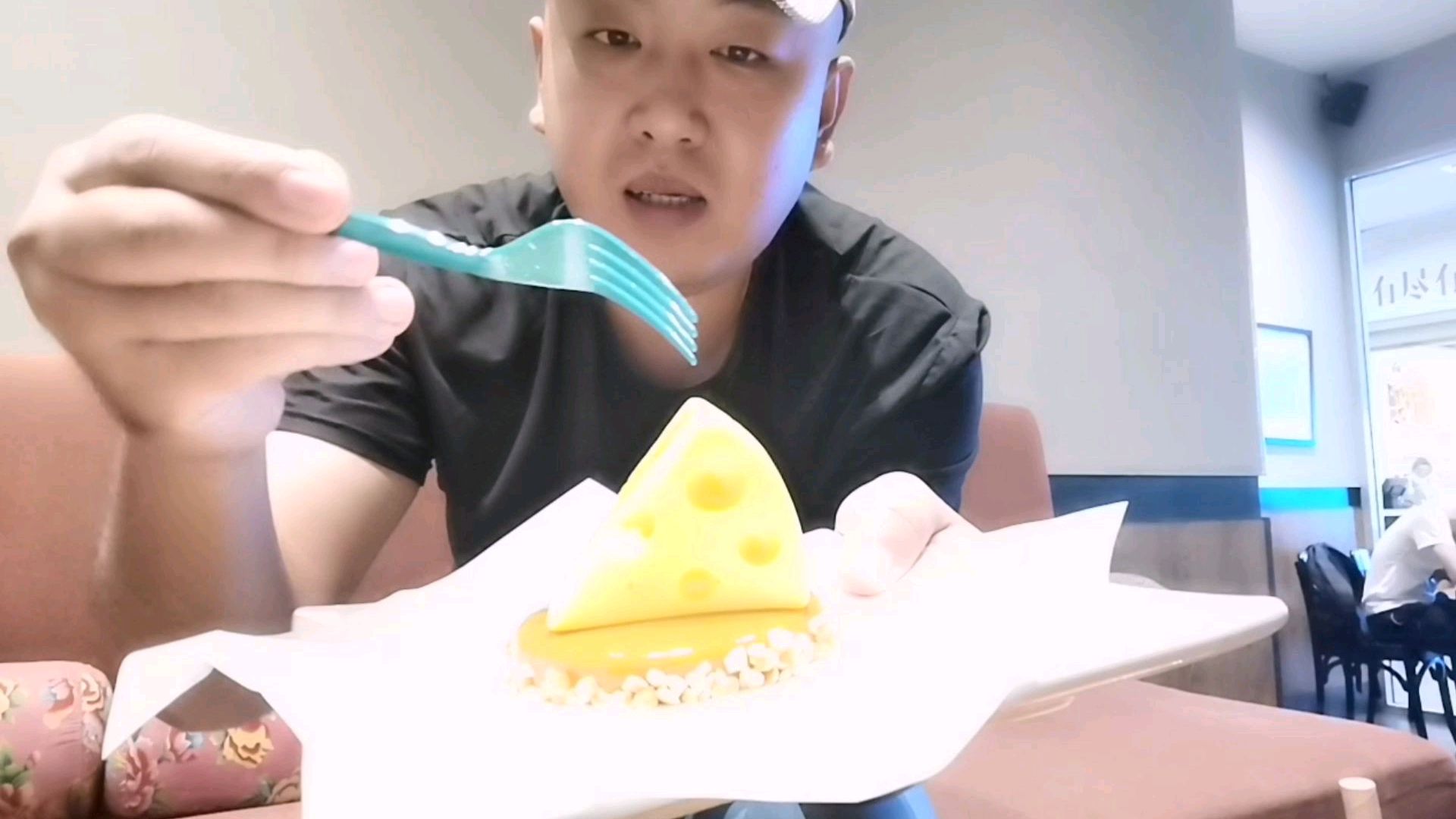 打卡网红甜品“芝士咸蛋黄蛋糕”猫和老鼠,杰瑞同款蛋糕!