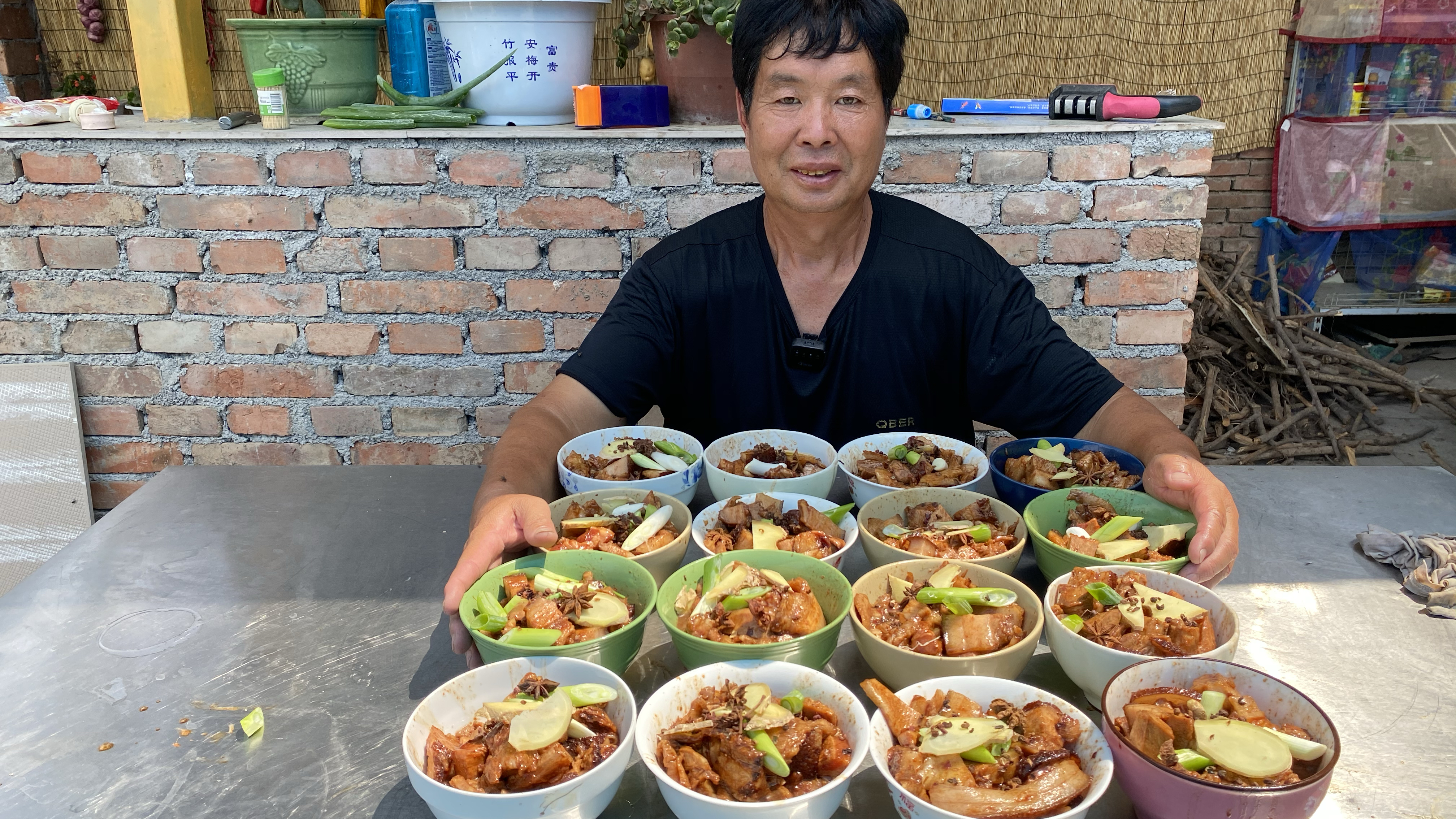 公爹做健腐肉的详细教程来了,14斤猪肉做了十六碗,太有食欲了