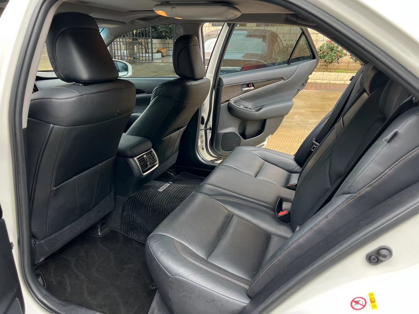 2016年2月上牌,第十四代丰田皇冠2.