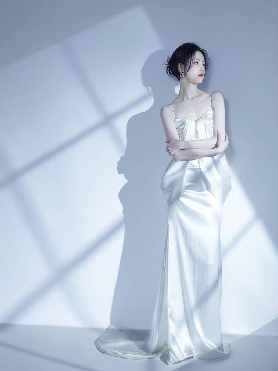 明星写真  最清纯校花 【陈都灵】|||91光影礼服写真