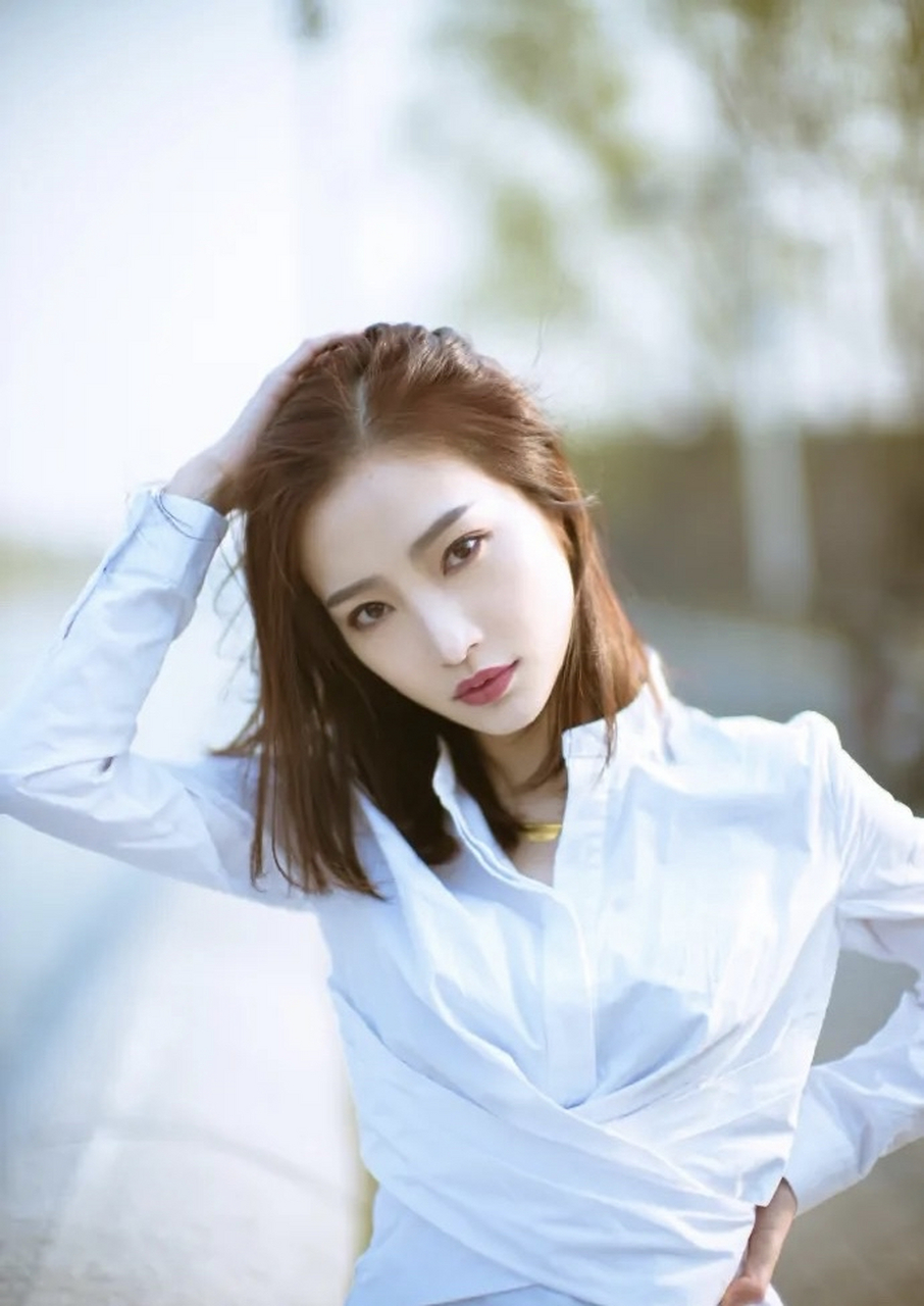 顾靖,1991年9月21日出生,中国内地女演员.