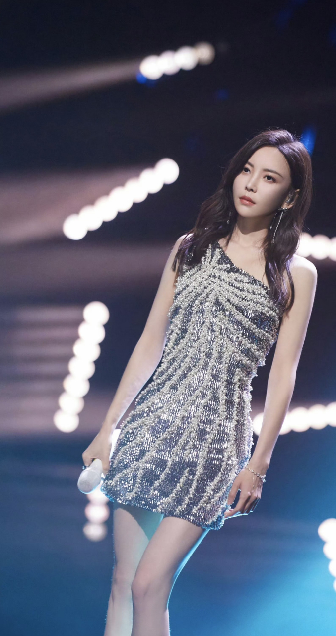 于文文长腿高跟鞋90#于文文# #分享秋日好天气