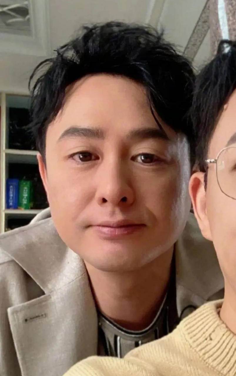 主持人:你红那么多年,为什么不帮帮张颂文?