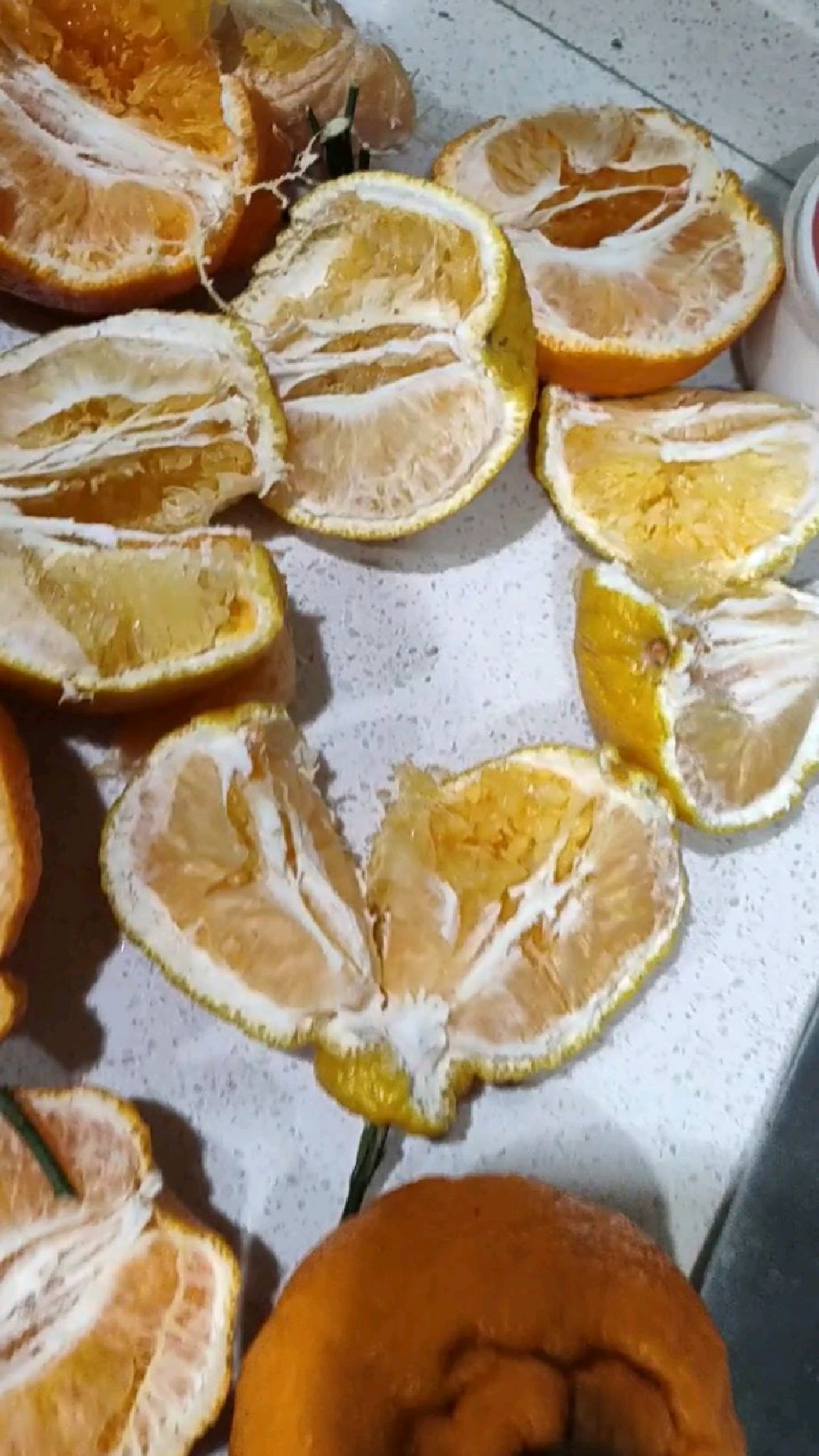 买了一箱丑橘,全是这种,能吃吗?