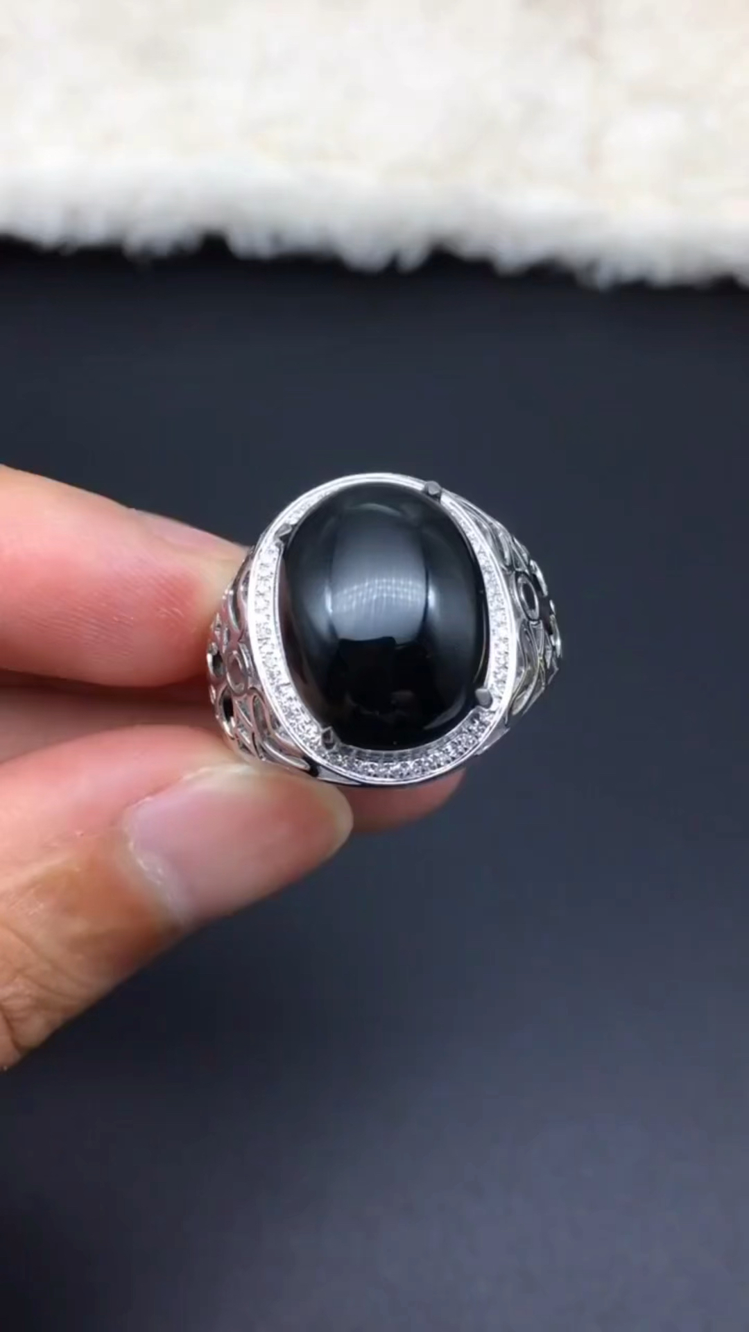 墨翠蛋面男戒18k白金镶嵌