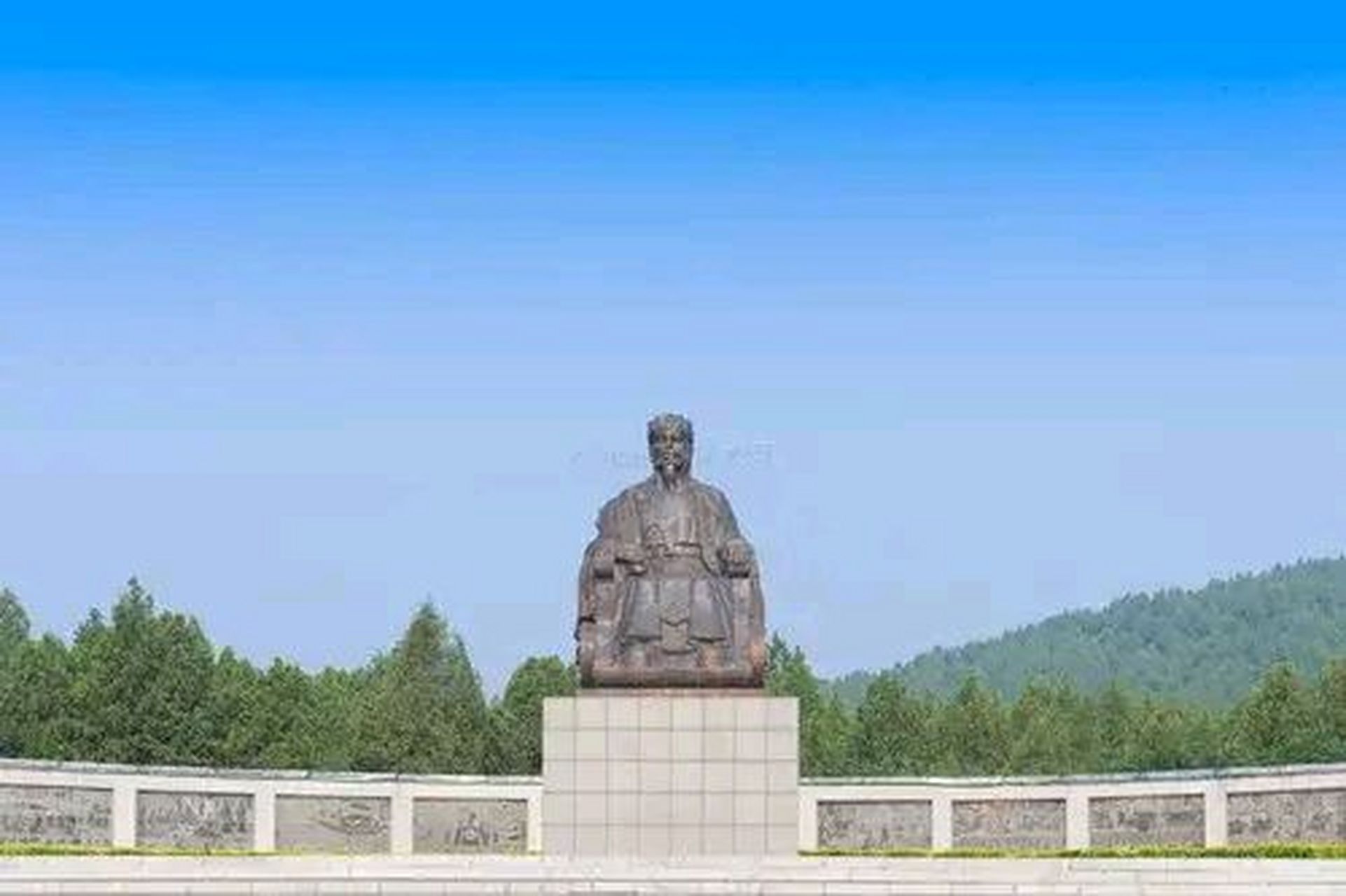 易经智圣诸葛亮的故里山东沂南  诸葛亮(181-234),字孔明,号卧龙,琅琊