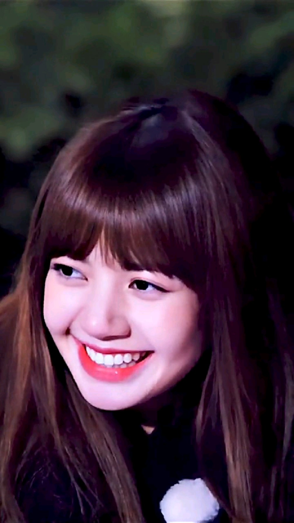 笑起来真好看的lisa,这么甜的女神很多人都喜欢吧!