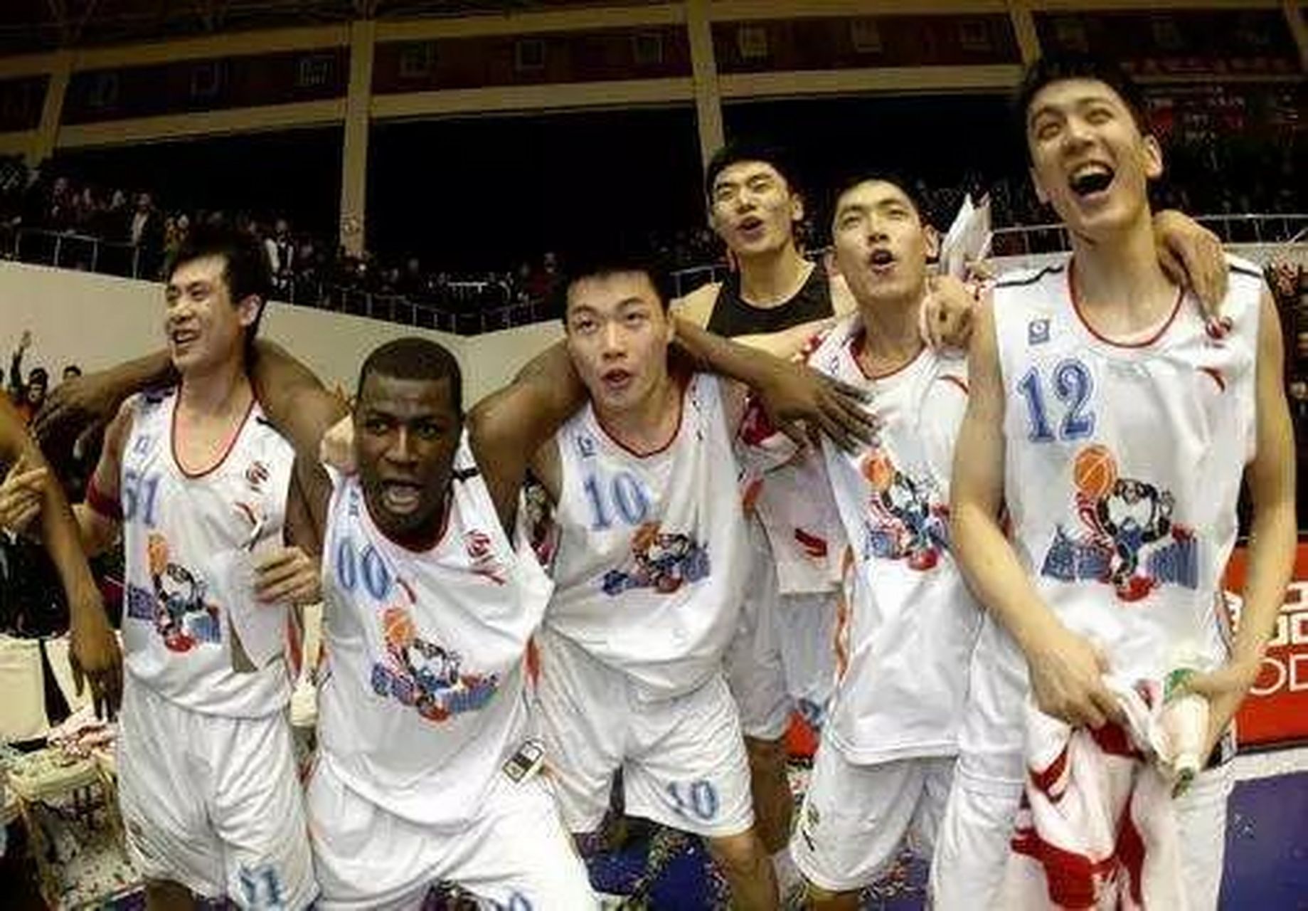 盼盼时期的辽宁男篮,虽然实力不强,但是也挺快乐! #辽宁男篮