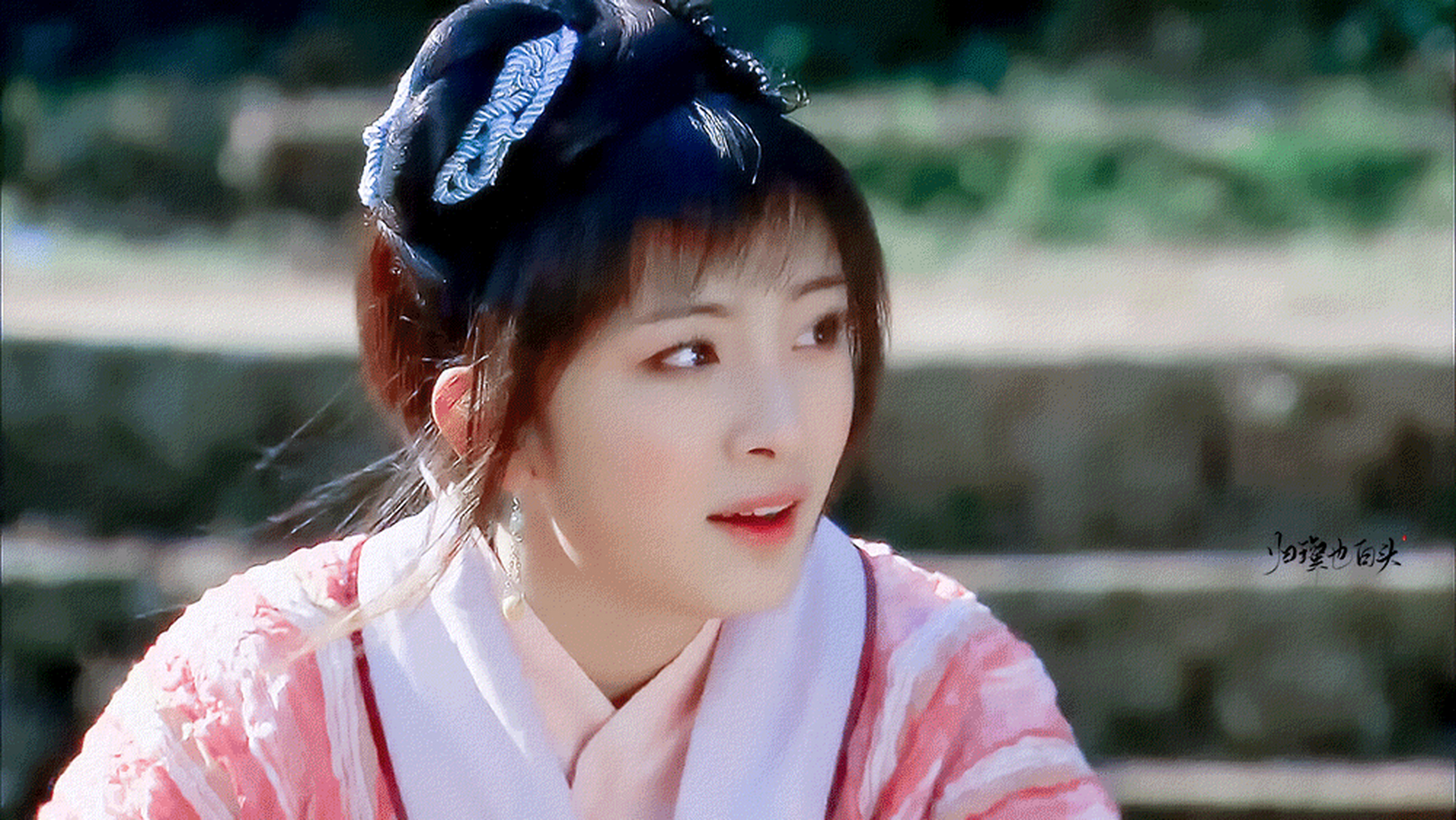 杨幂的王昭君太美了,前期的村姑扮相都是那么好看.