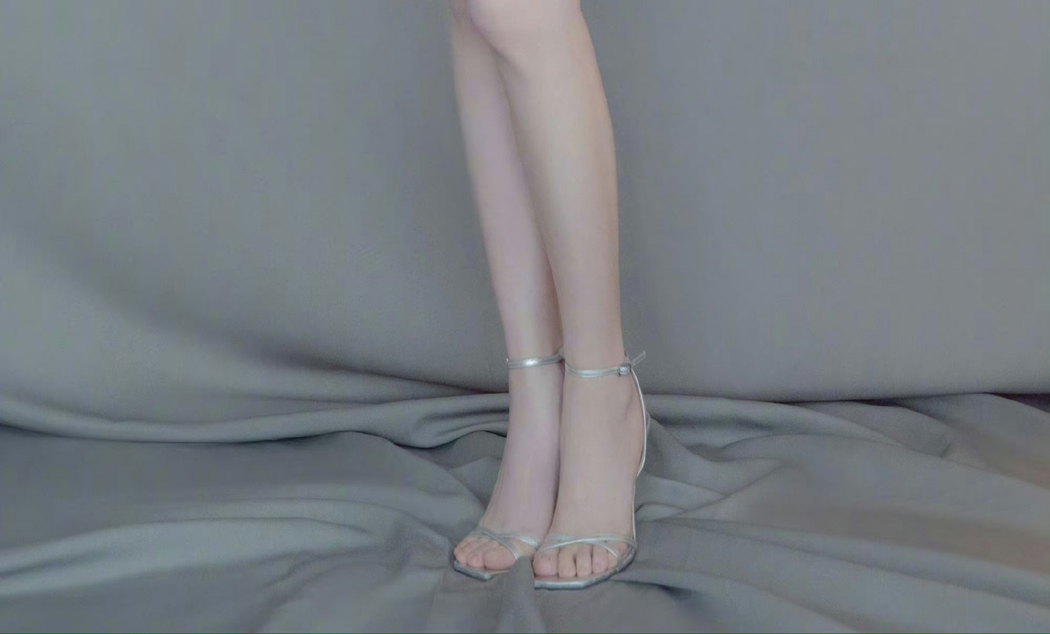 白鹿 高跟凉鞋美jio [爱你][爱你] #白鹿