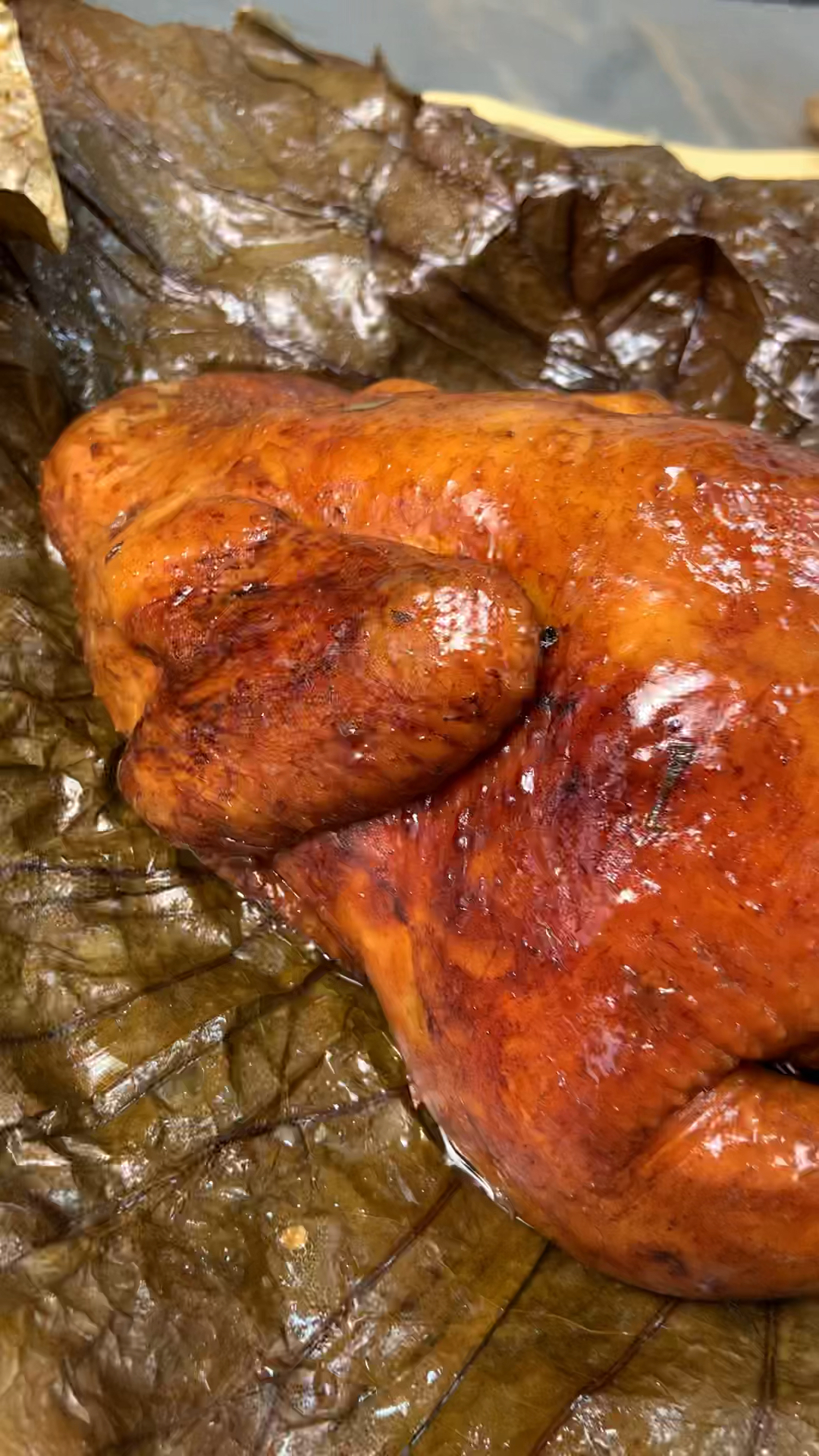 荷叶黄泥叫花鸡