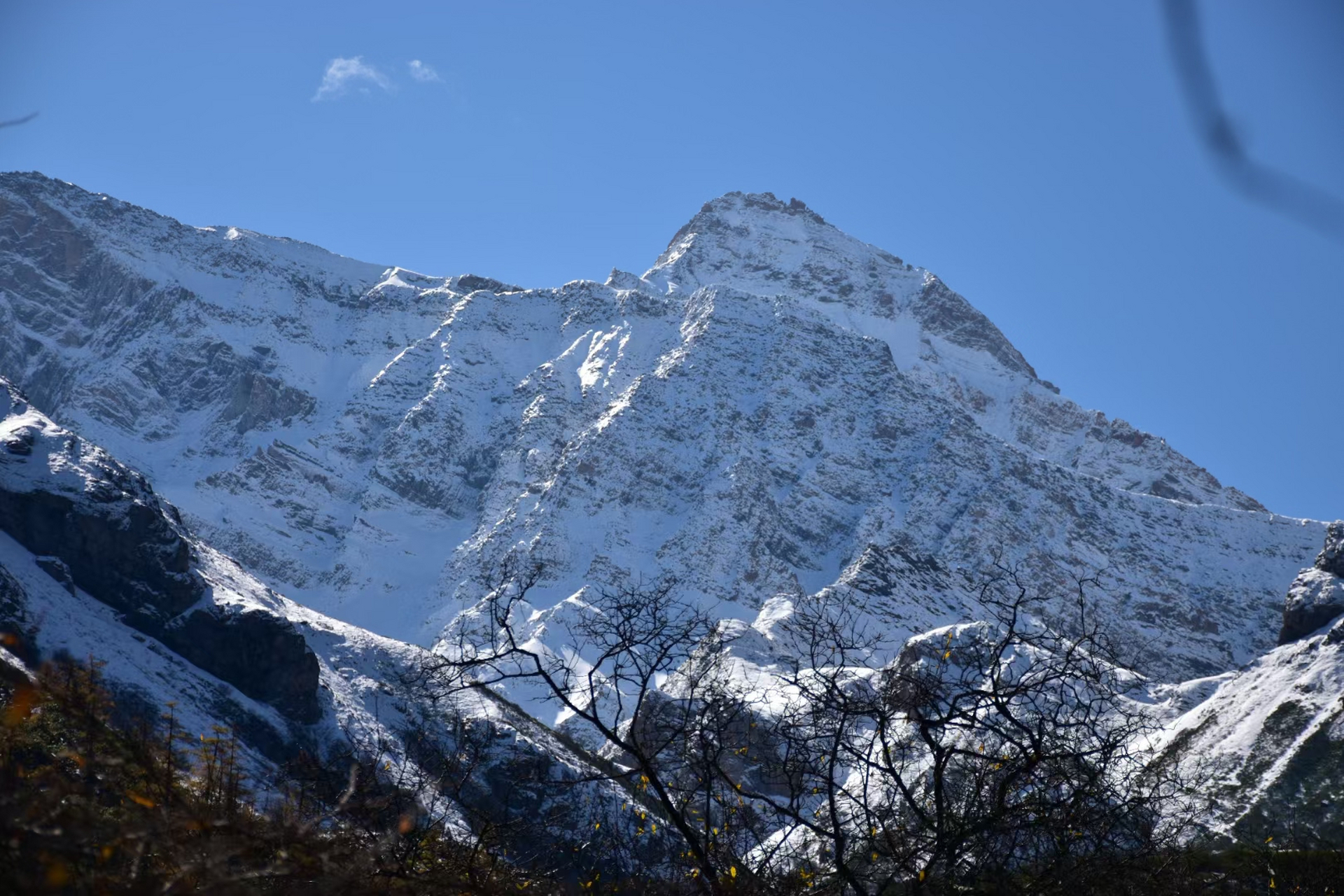 九寨沟附近雪山图片