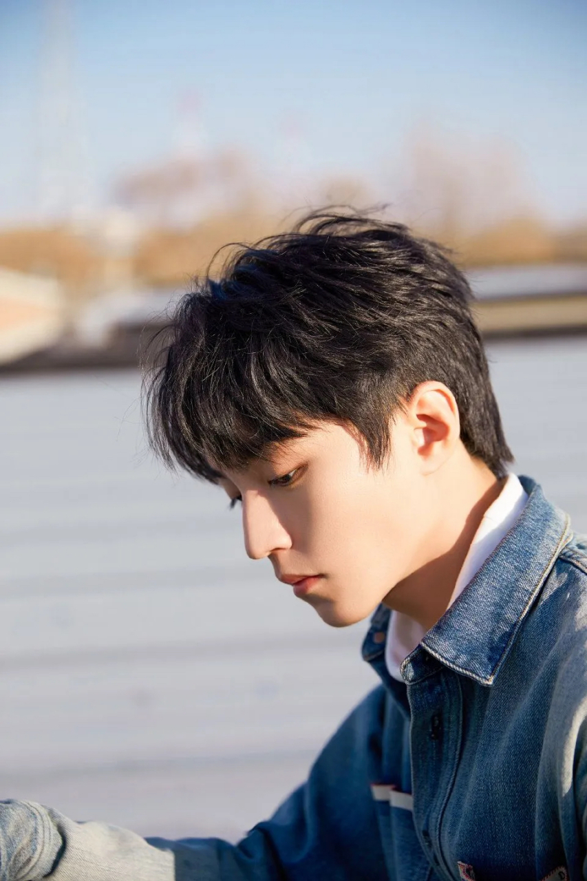 有人质疑王俊凯面相变了,不多说了,上图!